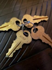 Fountain soda machine keys 2007 lot of (4)