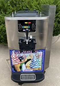 TAYLOR ICE CREAM / FROZEN YOGURT MACHINE C707-33 WITH FLAVORBURST ATTACHMENT
