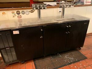 Beer Tap refrigerated unit with 8 Taps!  Good Condition!