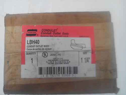 CROUSE HINDS LBH40 - 1 1/4 CONNECTOR OUTLET BODY