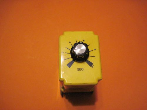 Potter Brumfield time delay CDB-38-70003   .1 to 10 seconds   timer and socket
