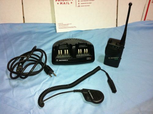 Ems uhf visar motorola 16 channel radio narrowband mic police security taxi fire for sale