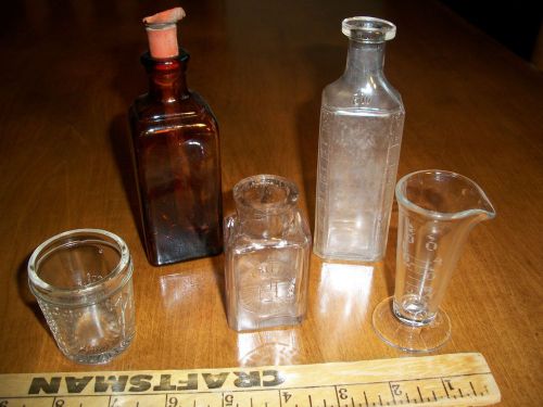 Lot of 5 vintage / antique lab glassware and medical bottles, beaker, measuring for sale