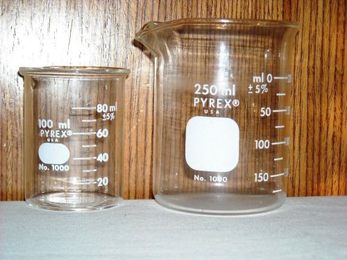 Vintage pyrex medical model 1000 beakers with spout 250 &amp; 100 ml for sale