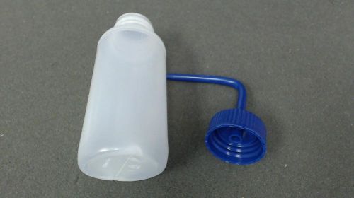 V w r scientific inc - 11627-0250 - bottle,squeeze,polye,with blue cap,8 oz, for sale