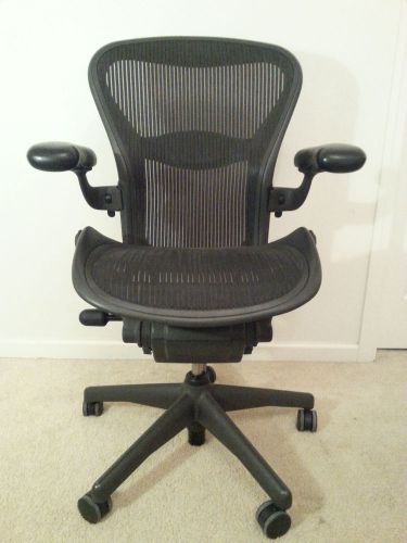 HERMAN MILLER AERON CHAIR,SIZE B, LOADED LIGHTLY USED, 5 DAY AUCTION NR!