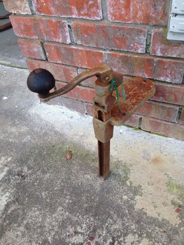 Vintage EDLUND MANUAL CAN OPENER TABLE MOUNTED No.2