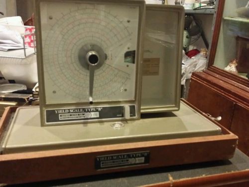 Vintage Alfred Suter Co. Yield Scale Type B Serial No. 2732 in Original Case