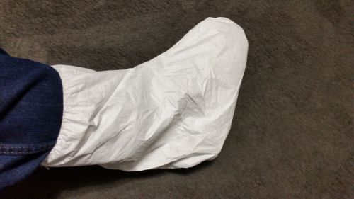 6 pair dupont tyvek disposable shoe &amp; boot covers univ size ty454swh00010000 for sale