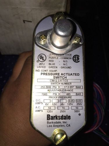 Barksdale pressure actuated switch 250-3000 psi c9612-3-h-t--cs new surplus for sale