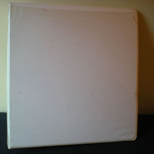 2&#034; Avery View Notebook 3 Ring Presentation Binder White O Ring Inside Pockets