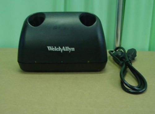 Welch Allyn 7114x Universal Battery Charger Station