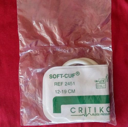 Critikon Soft-Cuf Disp. BP Cuff Adult Med Dual Tube Ref: 2451 (12 - 19 cm)