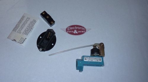 MICRO SWITCH BZV6-2RN62 Enclosed Limit Switch, Top Actuator, SPDT