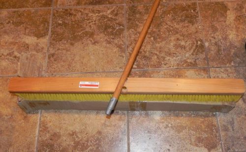 TOUGH GUY 3U768A 36&#034; Yellow Synthetic Broom Head 3H384B 60&#034; Natural Wood Handle