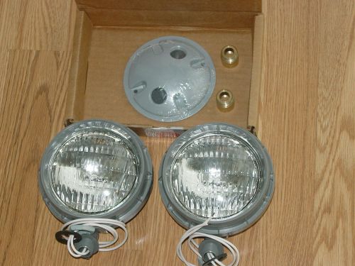 TWO PHILIPS LIGHTOLIER LAMP KITS WITH MTG PLATE  6V  8W