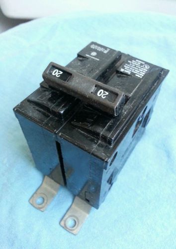 SIEMENS / MURRAY  2 pole 20 A  bolt on  Circuit  Breaker    B220  , 208/240 V