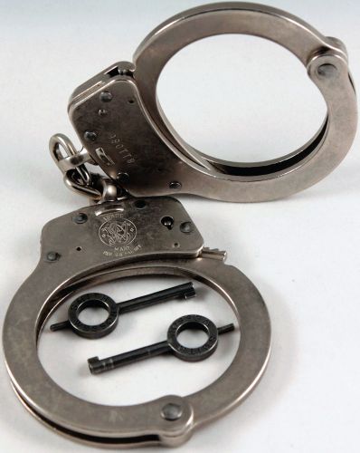 Smith &amp; Wesson M100P-1 Nickel Steel Handcuffs Police Restraints Bondage Cuff New