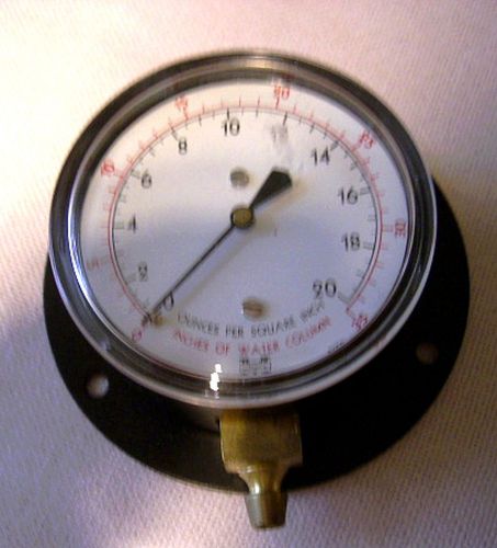 VINTAGE WATER PRESSURE GAUGE MARSH INSTRUMENT CO