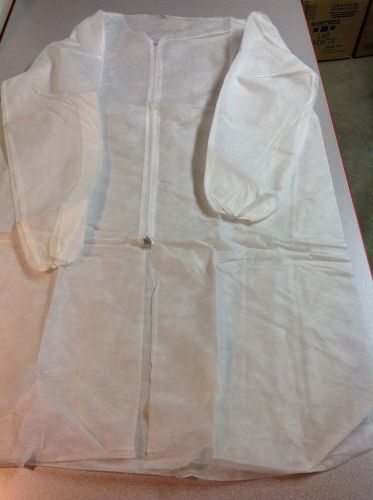 Lot of 25 Surtrex Disposable Single Use White Lab Coats Jackets W/Zipper-XL(D-1)