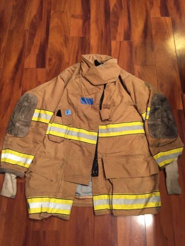 Firefighter Turnout / Bunker Gear Coat Globe GX-7 42-C x 35-L Halloween Costume