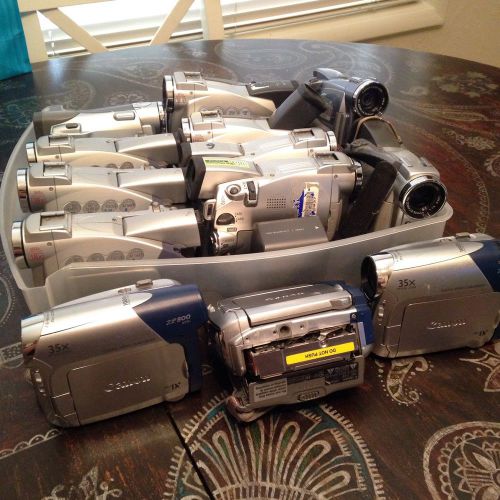 CANON ZR CAMCORDER LOT ZR 70MC ZR40 ZR60 ZR80 ZR100 ZR800 - Read