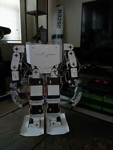 17DOF HUMANIOD ROBOTwith hands and led light servos