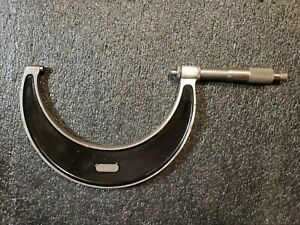 STARRETT 4-5&#034; OUTSIDE MICROMETER NO. 226 W/ LOCK-NUT AND RATCHET STOP.