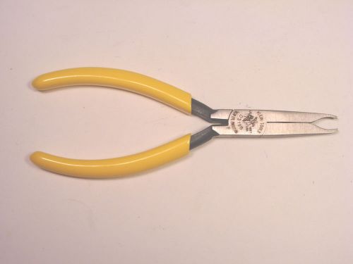 NOS Klein Tools USA Specialty Grabber Curved Tip  Pliers  D319-B
