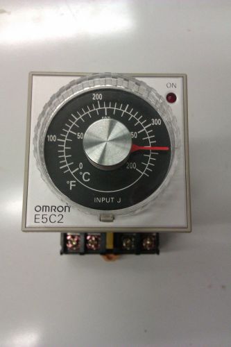 OMRON TEMPERATURE CONTROLLER WITH BASE E5C2-R20J
