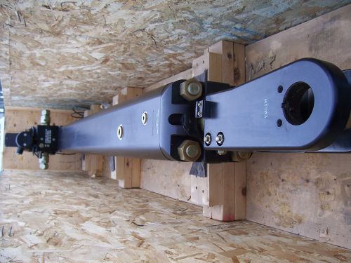 Wow, brand new 8ft long hydraulic cylinder with MOOG 728-003E control valve