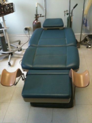 Midmark 75L 411-011 power operating and Ob/Gyn examination table and chair