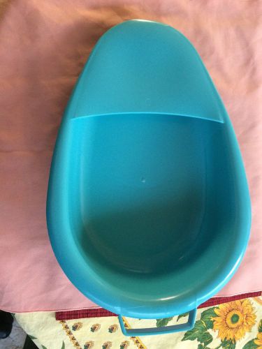 MEDICAL BEDPAN LARGE FRACTURE BLUE STERALIZIABLE VOLLRATH