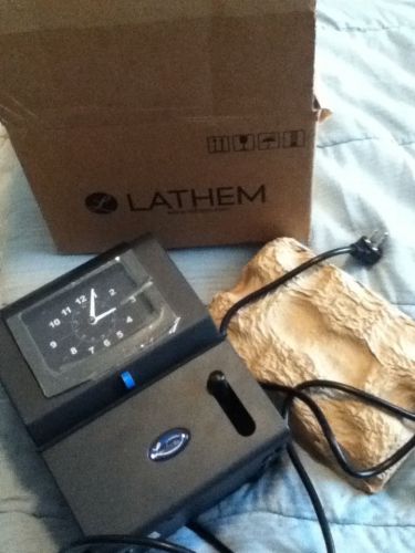 Time Clock Lathem Heavy Duty 2121 With Key For Repair