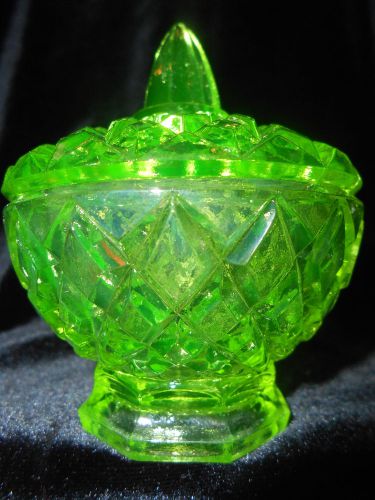 Green Vaseline glass diamond pattern Candy dish uranium sugar bowl yellow canary