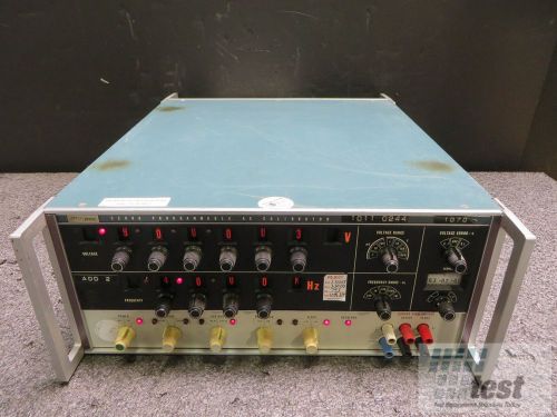 Fluke 5200a programmable ac calibrator a/n 24951 se for sale