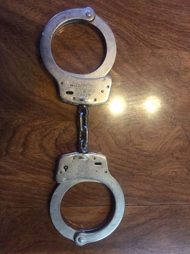 smith and wesson model 100 handcuffs
