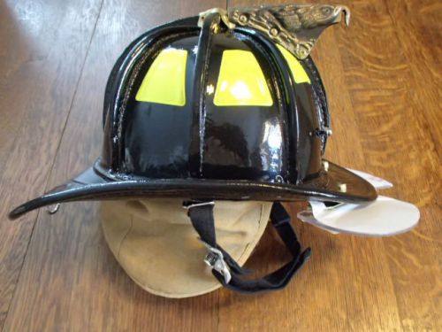 BRAND NEW Cairns N5A Black New Yorker Fire Fighter Helmet Firefighter MEDIUM M
