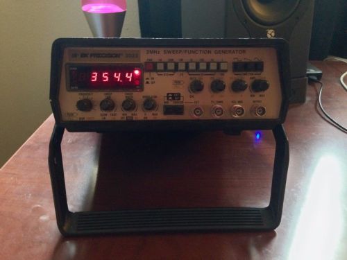 BK PRECISION  3022 - 2MHz SWEEP/FUNCTION GENERATOR