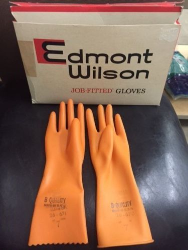 Edmont-Wlison Job fitted gloves. B Quality. Size 7 12 pair  A0161