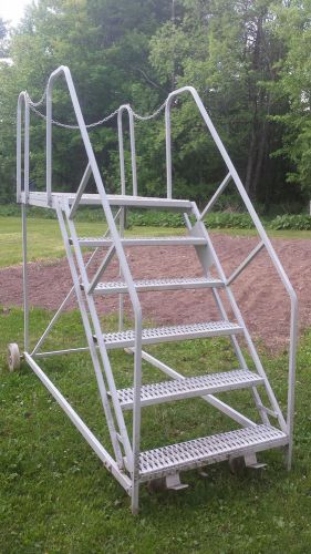 Tilt and Roll platform ladder - MOBIL WORK PLATFORM