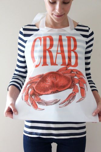 DISPOSABLE CRAB BIBS CASE OF 500 PLASTIC FREE SHIPPING