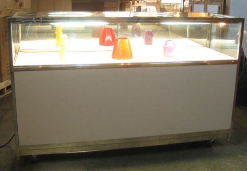 6&#039; WIDE CUSTOM DISPLAY CASE SHOWCASE - LIGHTS, POWER OUTLET, RETRACTABLE WHEELS