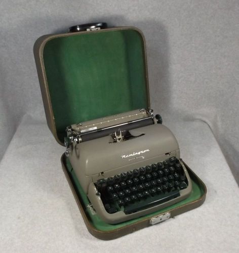 REMINGTON QUIET-RITER PORTABLE MANUAL TYPEWRITER W/ CASE 1954