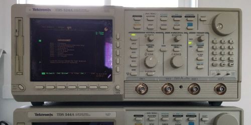 Tektronix TDS524A Color 2 Channel Oscilloscope 500MHz, 500MS/s. Options 13 1F 2F