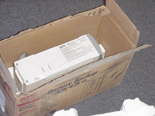 NEW BOX / APC BK325I UPS BATTERY BACK-UP CS325VA 230V W/O S/W 325/475 VA