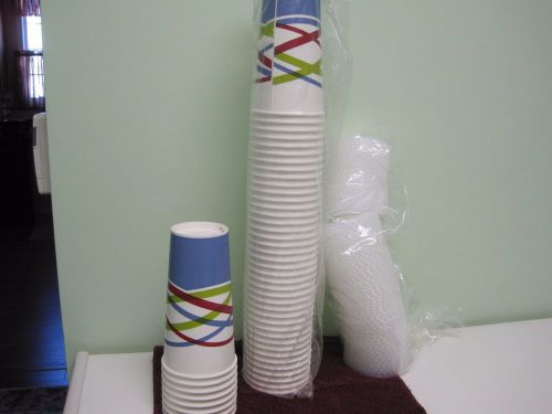 22 oz treated picnic/party paper cups w lids - sleeve of 48 by International