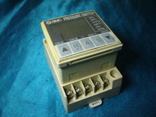 SMC PSE100-B PSE100B Pressure Switch Controller
