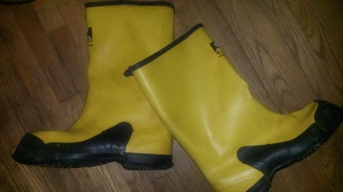 Men’s 14, Servus Super Dielectric ANSI Z41, Knee Safety Yellow Rubber OverBoots