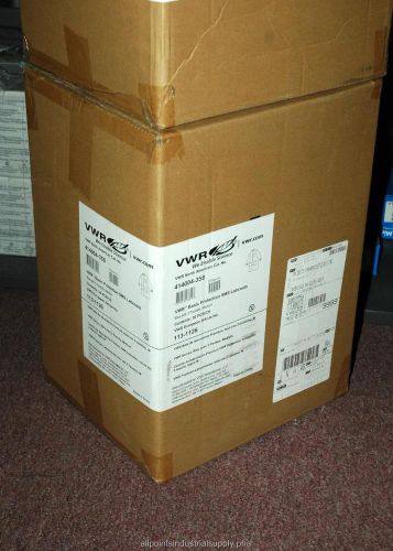 VWR Basic Protection SMS Labcoats Lab Coats 414004-358 Case of 30 Medium - NOS